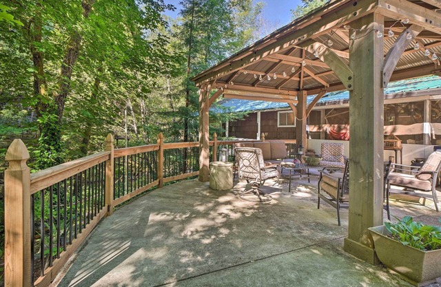 Outdoor Adventure: Tranquil Creekside Retreat