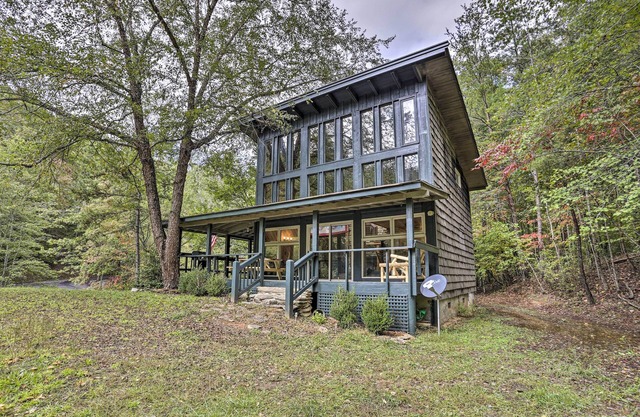 Secluded Getaway ~ 7 Miles to Downtown Blue Ridge!