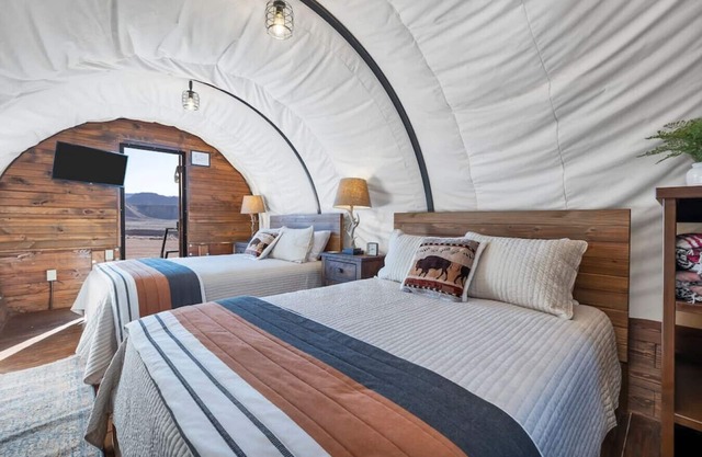 Outdoor fun Wagon #19 w/2QB, bathroom and a Fire