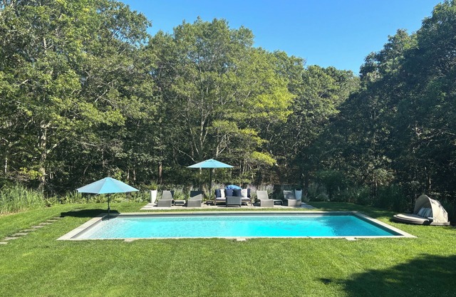 Neu!! Leben im Freien ... Ideale Lage in East Hampton!