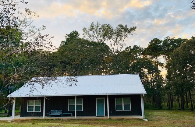 Outdoormen’s Paradise am Lake Sam Rayburn neben dem Angelia National Forest