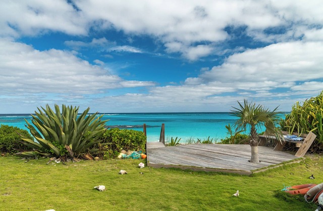 Outer Reef, an oceanfront slice of heaven on Earth