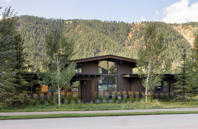 Outpost: Fairway Lodge 5