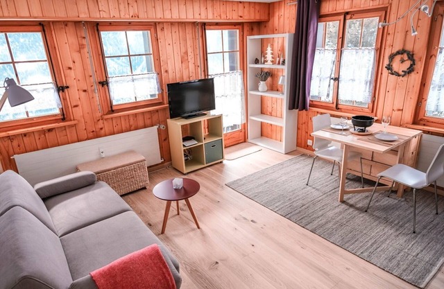 Außen: Wohnung für 2 Personen im Erdgeschoss, privater Garten mit Gartenmöbeln und schöner Aussicht,