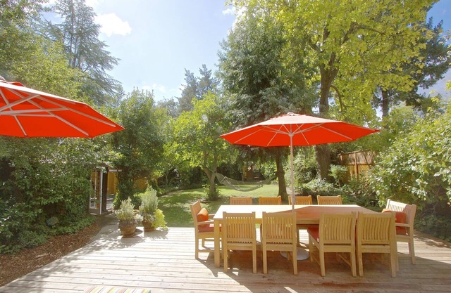 Außerhalb Inn-frisch renoviert, offener Grundriss, großer Hof, Strand zu Fuß, Spa, Kajaks