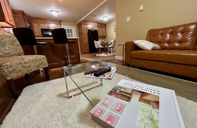 Outstanding 2-bedroom vacation spot in St. John's... stylishly furnished