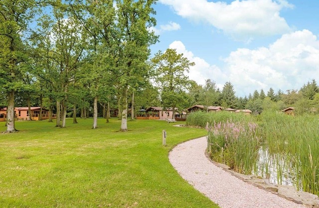 Outstanding and luxurious lodge with one double bedroom and one twin bedroom.