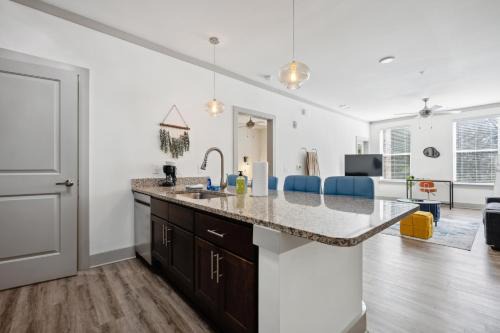 Overlook 2103 I Luxury Redefined I Free Parking