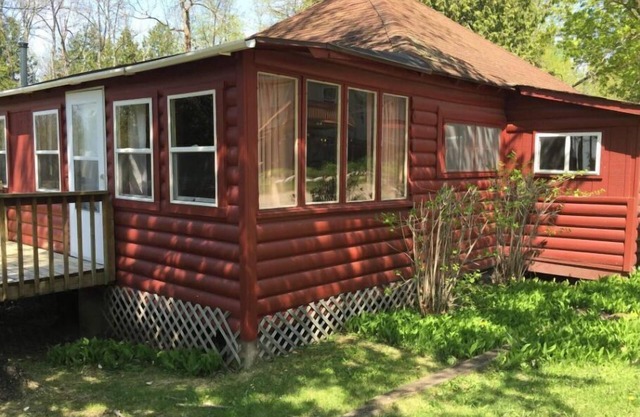 Overlook Cabin on Island Lake Pet Friendly Northshore Bay Resort