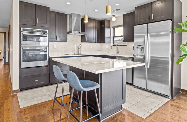 Overlook Mini - Large 2bed/2.5 bath Walkable to UMKC & The Plaza