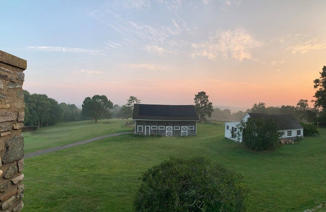 Owl's House: A Cozy Farm Stay in the Heart of "Mystic Country," SE Connecticut