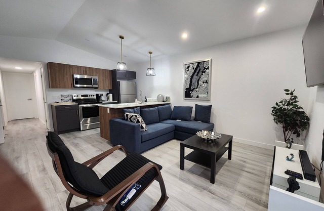 Own a Slice of Heaven at this Incredible Peace Plaza, Where Memories Are Made!