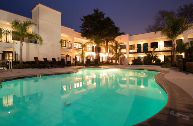 Oxford Suites Pismo Beach