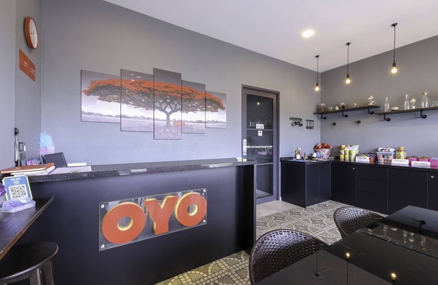 OYO 1145 Lea Guest House & Cafe