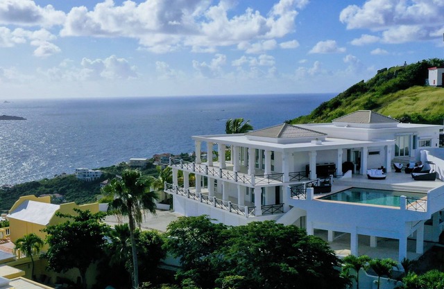 Oyster Pond Villa - Atemberaubender 180 ° Meerblick!