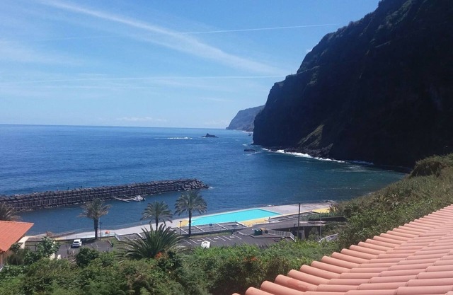 Lovely Sea View 3-Bed House in Ponta Delgada