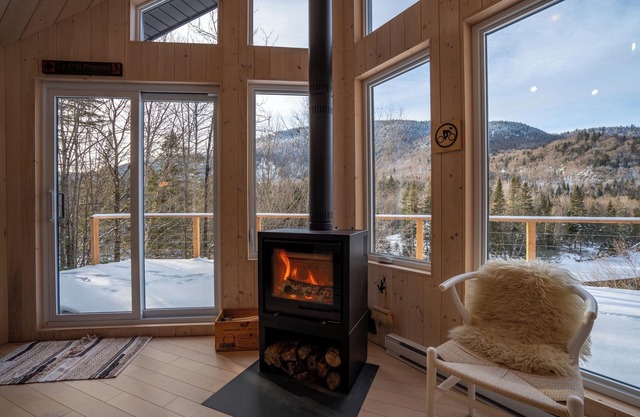 P'tit Plateau|Valley Bras du Nord|Vu|Sauna|River|Fire Place|EV Charger|Bike|SUP