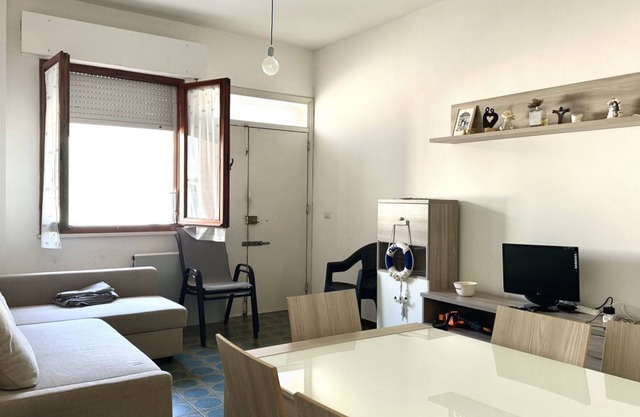 P033 - Porto Recanati, delightful four-room apartment facing the sea