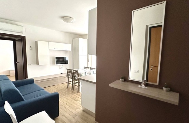 P039 - Porto Recanati, new two-room apartment in the center with garage