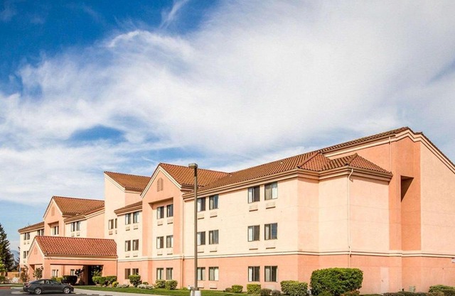 Pacific Coast Inn