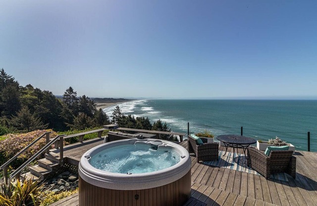 Pacific Dream - Luxury Cliffside Oasis w/ Hot Tub!
