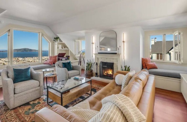 Pacific Heights Penthouse Apt with Panoramic Views!
