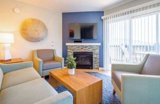 Pacific Ocean get away- Walk to Beach - Full Kitchen, Washer Dryer, Clean, Cozy