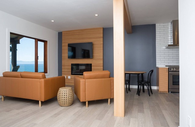 Pacific Coast Oceanfront 2 bedroom condo, studio plus adjoining 1 bedroom condo