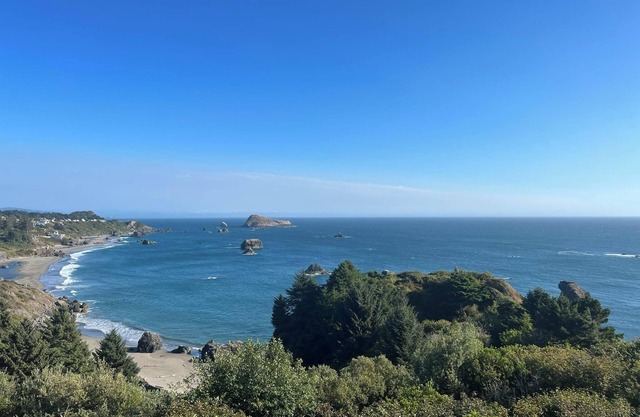 Pacific Panorama At Rainbow Rock