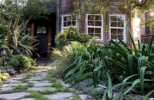 Pacifica getaway, 2 blocks from beach
