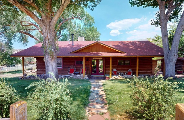 Road House bei Pack Creek Ranch ~ Atemberaubende, modernisierte Hütte mit Blick auf die Berge