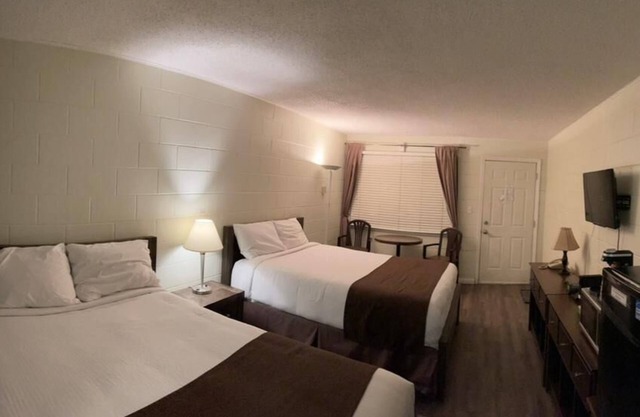 Paddock Inn