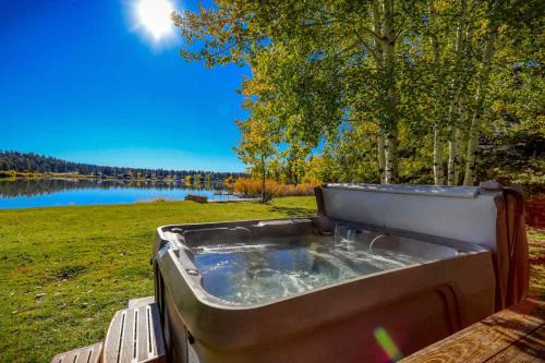Pagosa Lakefront Home with Hot Tub, AandC, and Canoe!