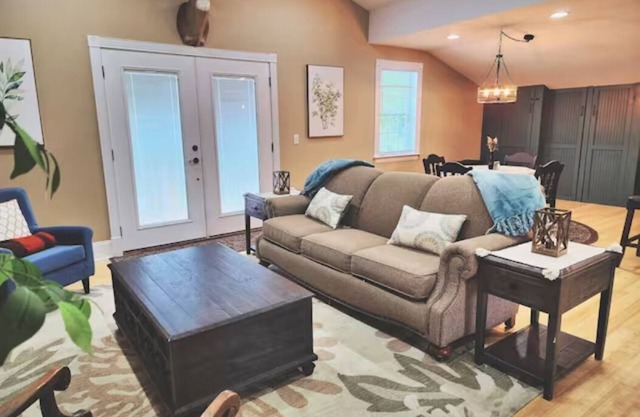Painted Sky Homestead Apartment - A unique farm stay, near Moody and Valdosta!