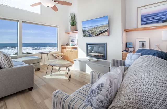 Pajaro Dunes Resort: Top Floor 2 Bedroom Condo with Great Ocean Views!