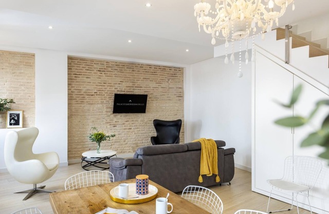 PALACIO BUENAVISTA LUXURY APARTMENTS 2.3.