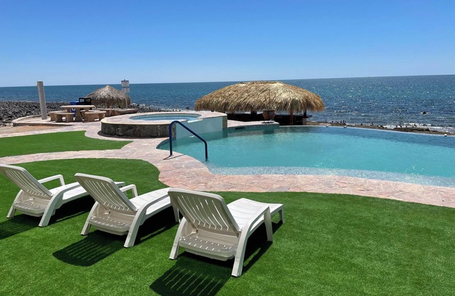Palacio del Mar by Rocky Host