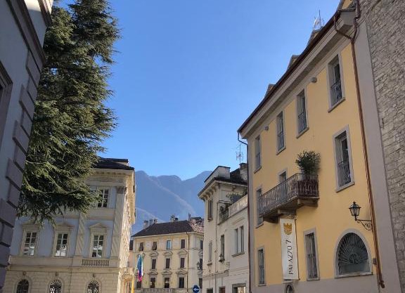 Palazzo 7 Centro Storico NO Pet Friendly Apartment