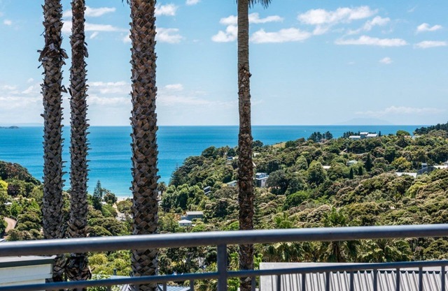 PALM BEACH COTTAGE, AIR-CON AND FREE WIFI