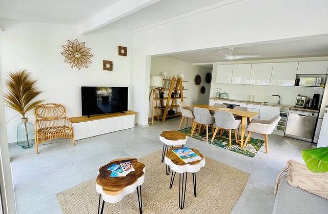 Palm Beach House, Stunning 2 bedrooms beachfront