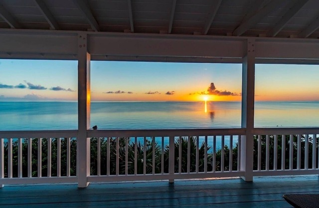 Palm Bluff 2 Bedroom Cottage