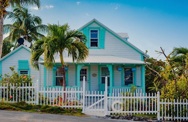 Palm Cottage: 3 Schlafzimmer, 1. 5 Badezimmer Historic Beach Cottage, 2 Minuten zu Fuß vom Strand entfernt!