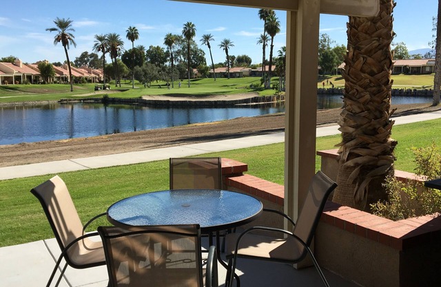 Palm Desert condo Living At Its Best - Golf, Tennis, and Pickle Ball Resort