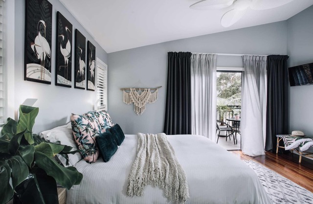 Palm House by Coast Hosting