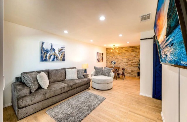 Palm Springs BLUE DESERT Condo!