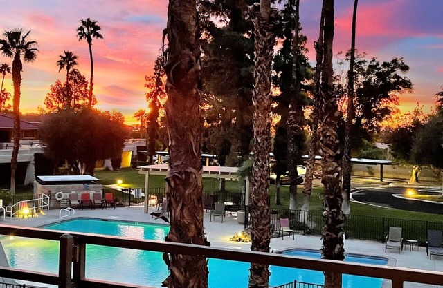 Palm Springs Luxury 2 Bed Condo in Downtown Resort!