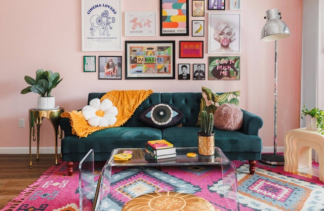 Palme Diem! Condo Close to Downtown!