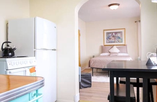 Palmer House, Studio 3, Cozy Studio for 2 Downtown! Local Golfing 50% Off!