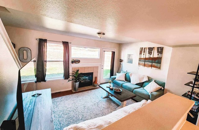 Palmer Lake near AF Academy Pet Friendly King Bed 4 TVs