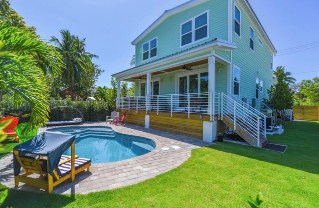 Palms and Pool Paradise